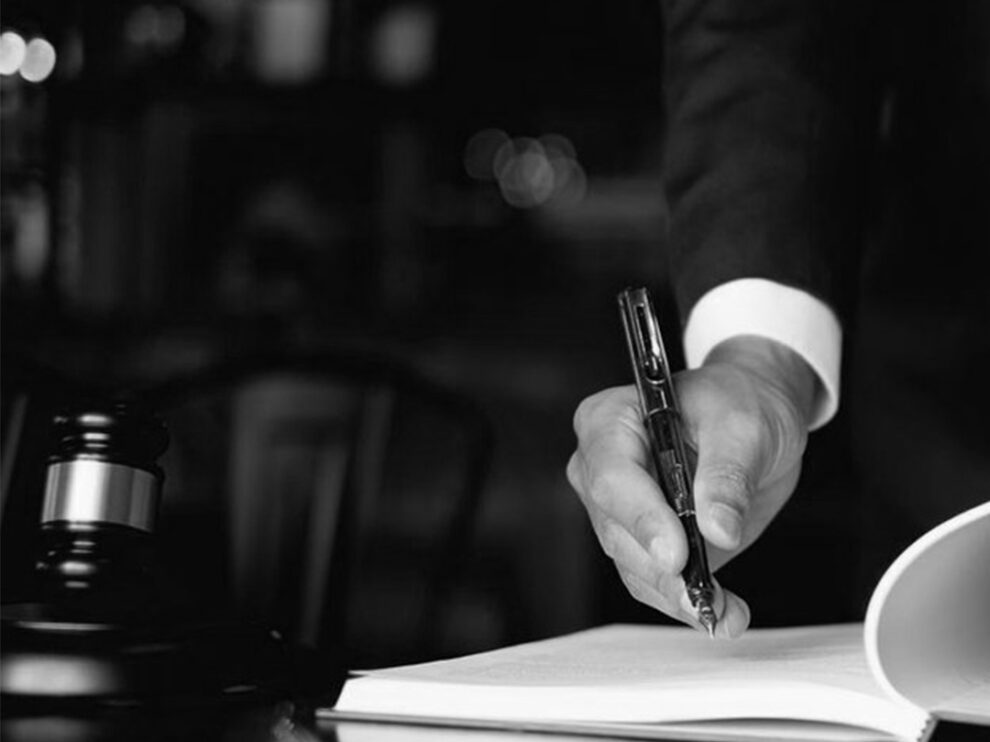 Abogado-1080×1080-ByN abogado especialista en extranjería